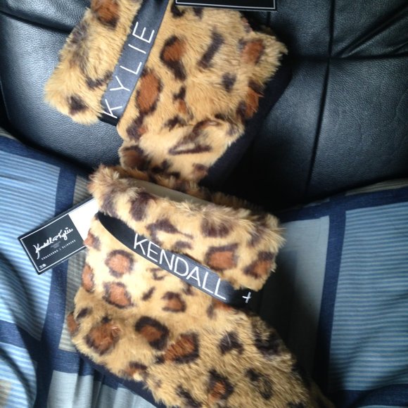 kendall and kylie slippers sz 9 - Picture 2 of 5